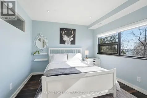 868 Danforth Place Burlington (bayview) ON L7T 1S2