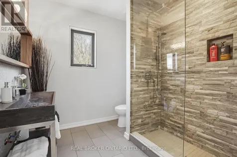 868 Danforth Place Burlington (bayview) ON L7T 1S2