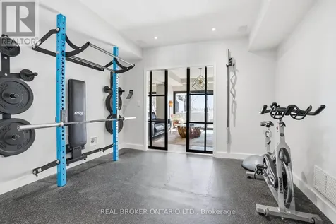 868 Danforth Place Burlington (bayview) ON L7T 1S2