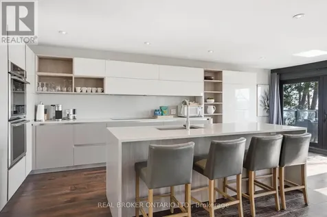 868 Danforth Place Burlington (bayview) ON L7T 1S2