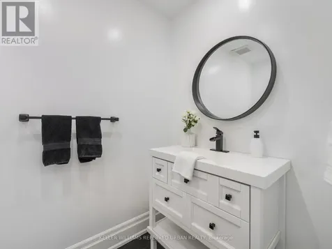 17 Sleepy Hollow Lane Whitchurch-stouffville ON L4A 3G7