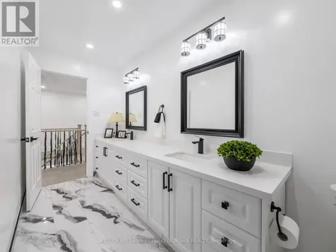17 Sleepy Hollow Lane Whitchurch-stouffville ON L4A 3G7