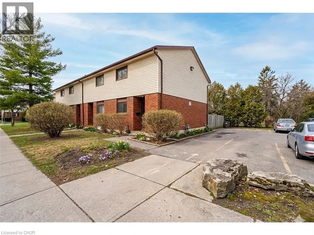 25 Garrow Drive Hamilton ON L9C 2X2