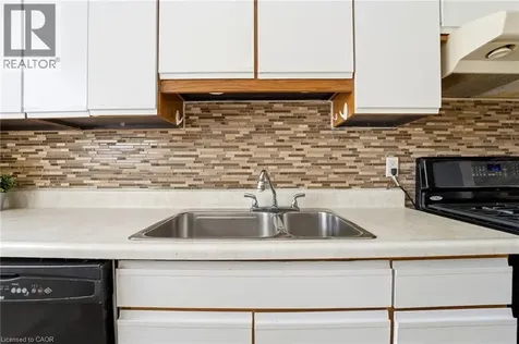 25 Garrow Drive Hamilton ON L9C 2X2