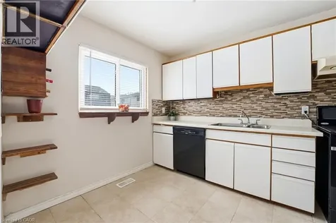 25 Garrow Drive Hamilton ON L9C 2X2