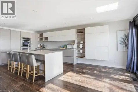 868 Danforth Place Burlington ON L7T 1S2