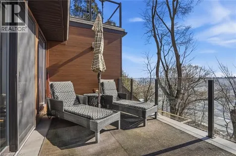 868 Danforth Place Burlington ON L7T 1S2