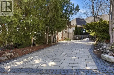 868 Danforth Place Burlington ON L7T 1S2