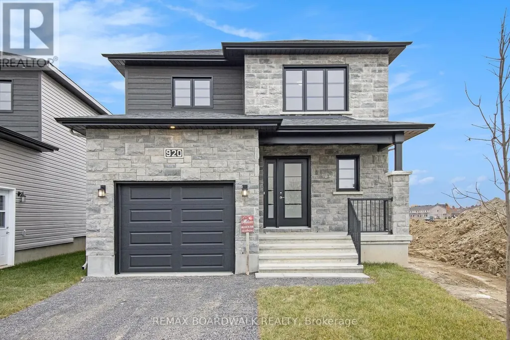1145 Montblanc Crescent Russell ON K0A 1W0