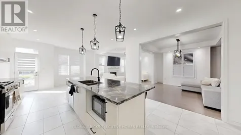 2885 Foxden Square Pickering ON L1X 0N9