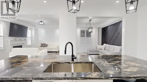 2885 Foxden Square Pickering ON L1X 0N9
