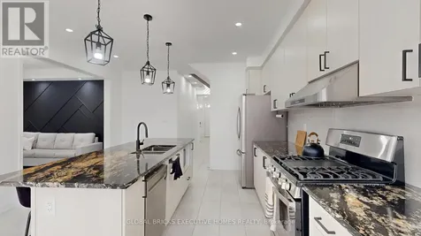 2885 Foxden Square Pickering ON L1X 0N9