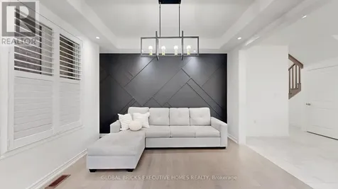2885 Foxden Square Pickering ON L1X 0N9