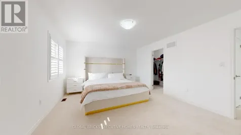 2885 Foxden Square Pickering ON L1X 0N9