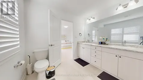 2885 Foxden Square Pickering ON L1X 0N9