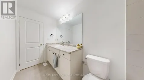 2885 Foxden Square Pickering ON L1X 0N9