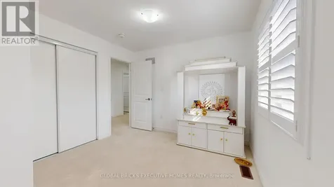 2885 Foxden Square Pickering ON L1X 0N9