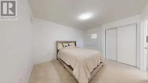 2885 Foxden Square Pickering ON L1X 0N9