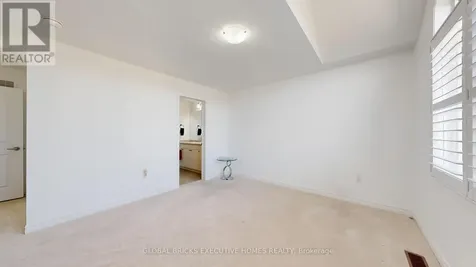 2885 Foxden Square Pickering ON L1X 0N9