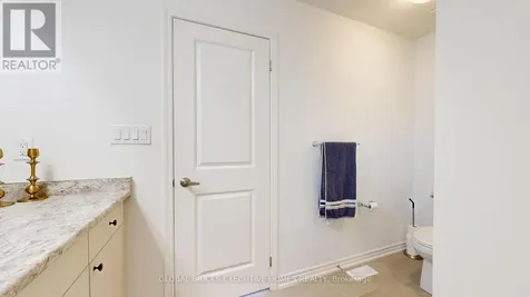 2885 Foxden Square Pickering ON L1X 0N9
