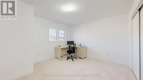 2885 Foxden Square Pickering ON L1X 0N9