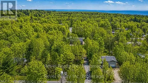 158 Desroches Trail Tiny ON L9M 0H9