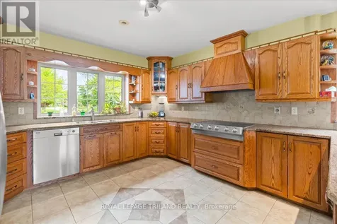 3115 Napperton Drive Adelaide Metcalfe ON N7G 3H8