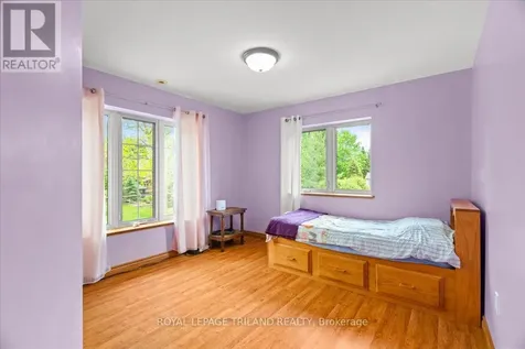 3115 Napperton Drive Adelaide Metcalfe ON N7G 3H8