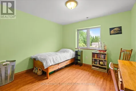 3115 Napperton Drive Adelaide Metcalfe ON N7G 3H8