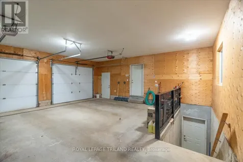 3115 Napperton Drive Adelaide Metcalfe ON N7G 3H8