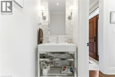 67 Alma Street Dundas ON L9H 2E3