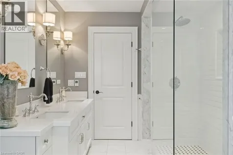 67 Alma Street Dundas ON L9H 2E3