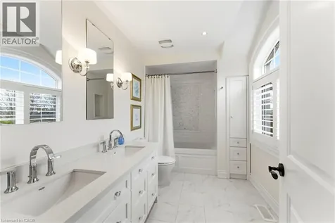 67 Alma Street Dundas ON L9H 2E3