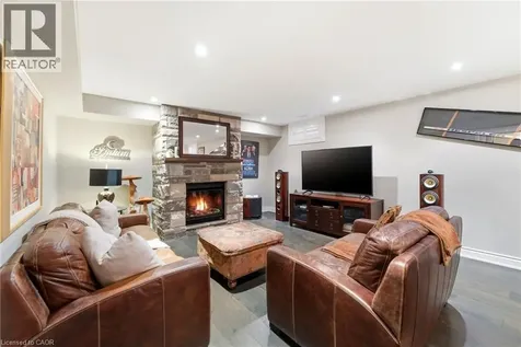 67 Alma Street Dundas ON L9H 2E3