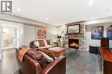 67 Alma Street Dundas ON L9H 2E3