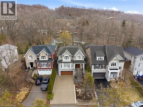 67 Alma Street Dundas ON L9H 2E3