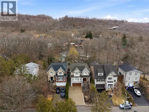 67 Alma Street Dundas ON L9H 2E3