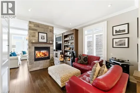 67 Alma Street Dundas ON L9H 2E3