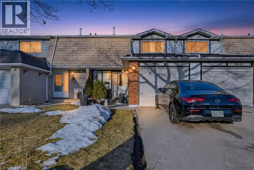 92 St. Andrews Drive Hamilton ON L8K 6H4