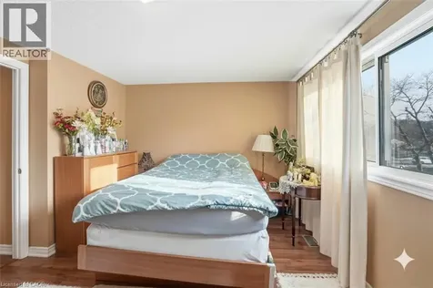92 St. Andrews Drive Hamilton ON L8K 6H4