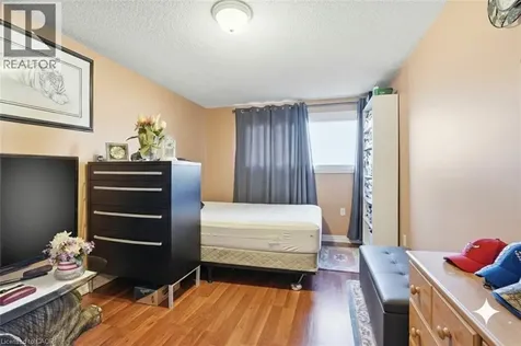 92 St. Andrews Drive Hamilton ON L8K 6H4
