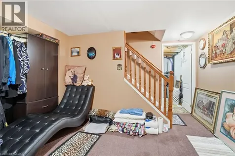92 St. Andrews Drive Hamilton ON L8K 6H4