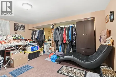92 St. Andrews Drive Hamilton ON L8K 6H4