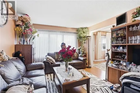 92 St. Andrews Drive Hamilton ON L8K 6H4
