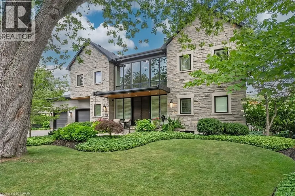 253 Rossmore Boulevard Burlington ON L7N 1R4