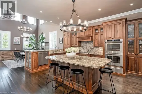 253 Rossmore Boulevard Burlington ON L7N 1R4