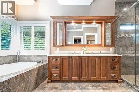 253 Rossmore Boulevard Burlington ON L7N 1R4