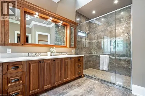 253 Rossmore Boulevard Burlington ON L7N 1R4