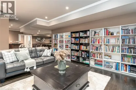 253 Rossmore Boulevard Burlington ON L7N 1R4