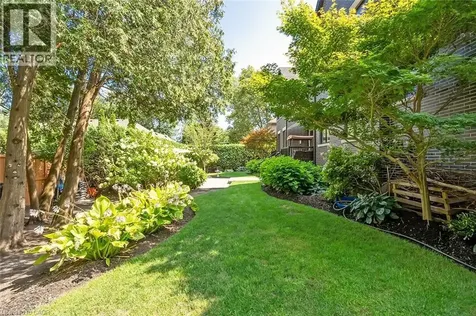 253 Rossmore Boulevard Burlington ON L7N 1R4
